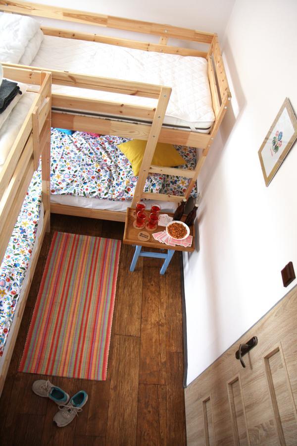 פוזנן Folk Hostel מראה חיצוני תמונה