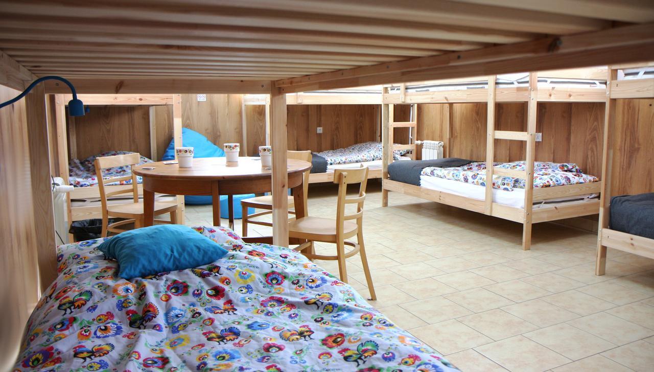 פוזנן Folk Hostel מראה חיצוני תמונה