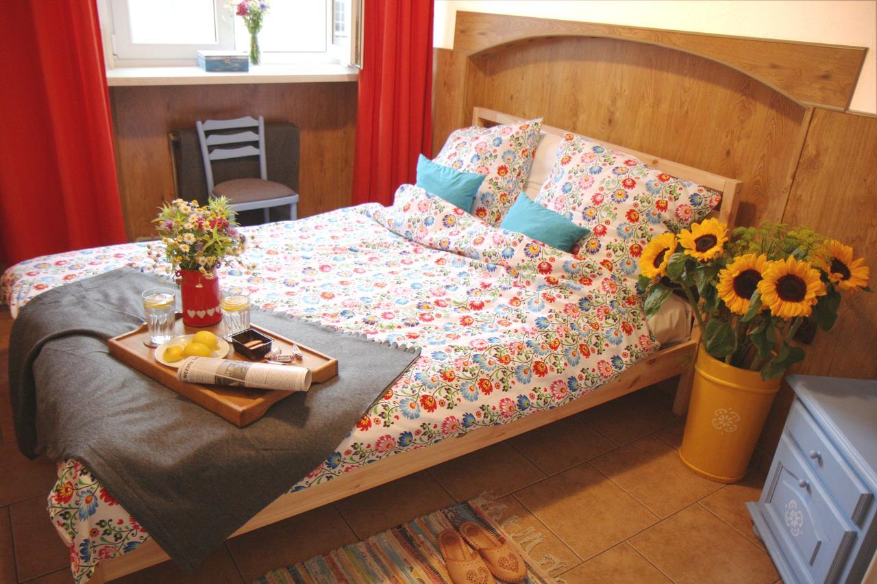 פוזנן Folk Hostel מראה חיצוני תמונה