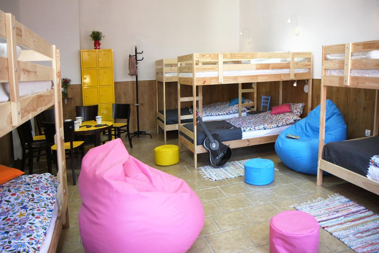 פוזנן Folk Hostel מראה חיצוני תמונה