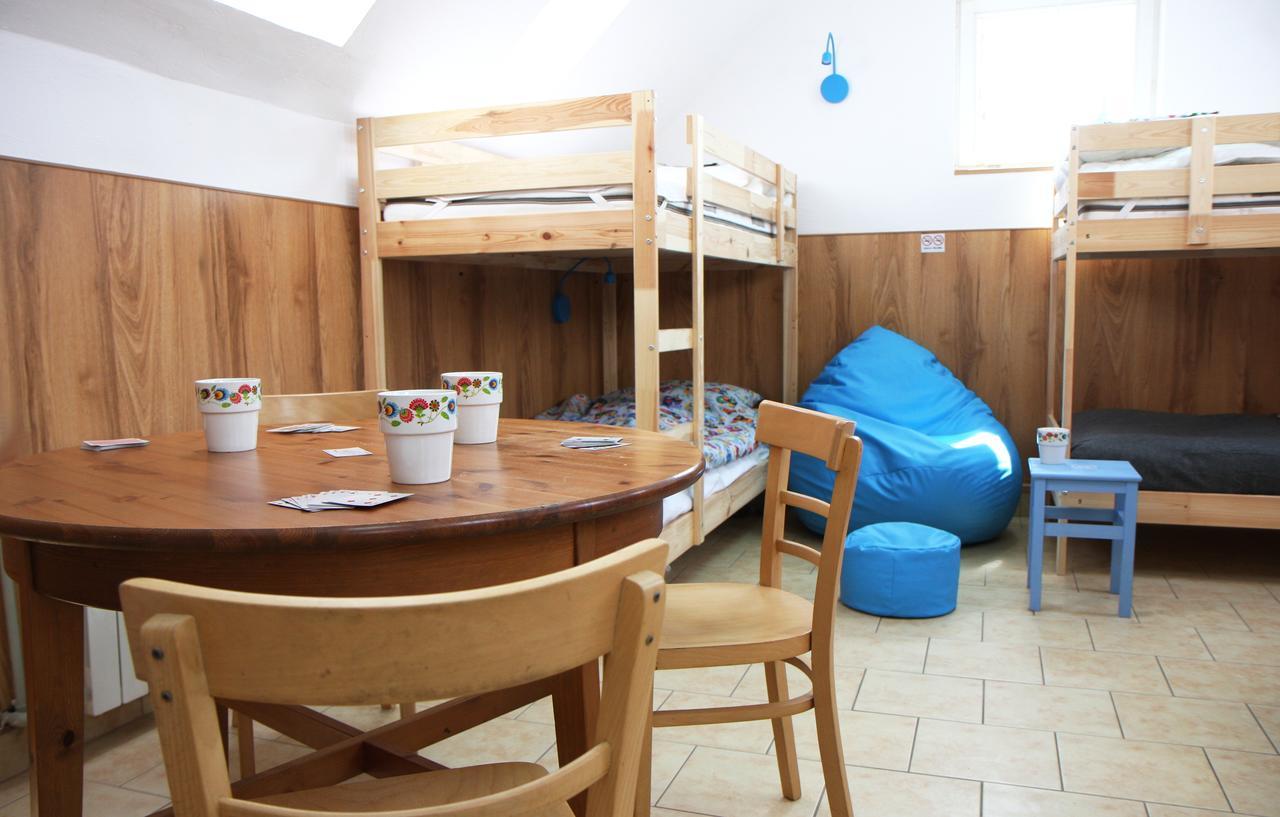 פוזנן Folk Hostel מראה חיצוני תמונה