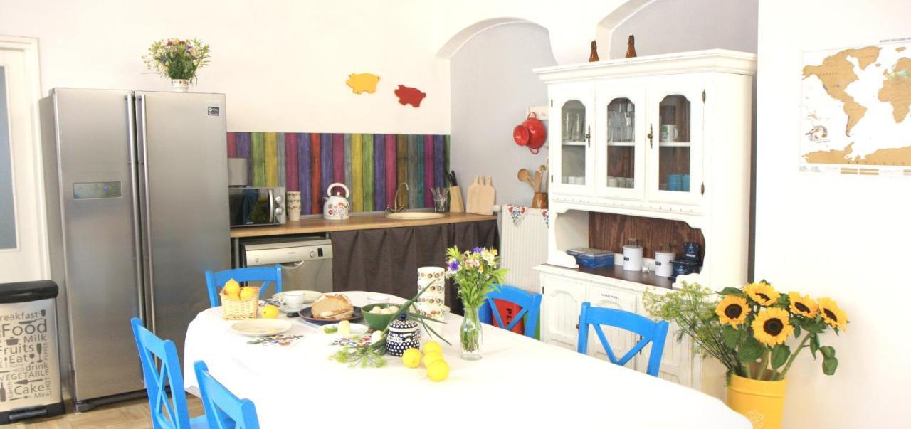 פוזנן Folk Hostel מראה חיצוני תמונה